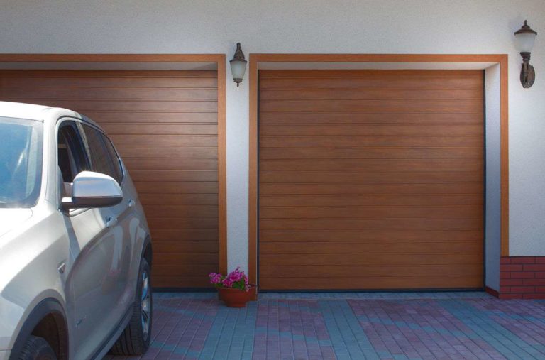 Гаражные ворота ALUTECH Prestige цвета золотой дуб